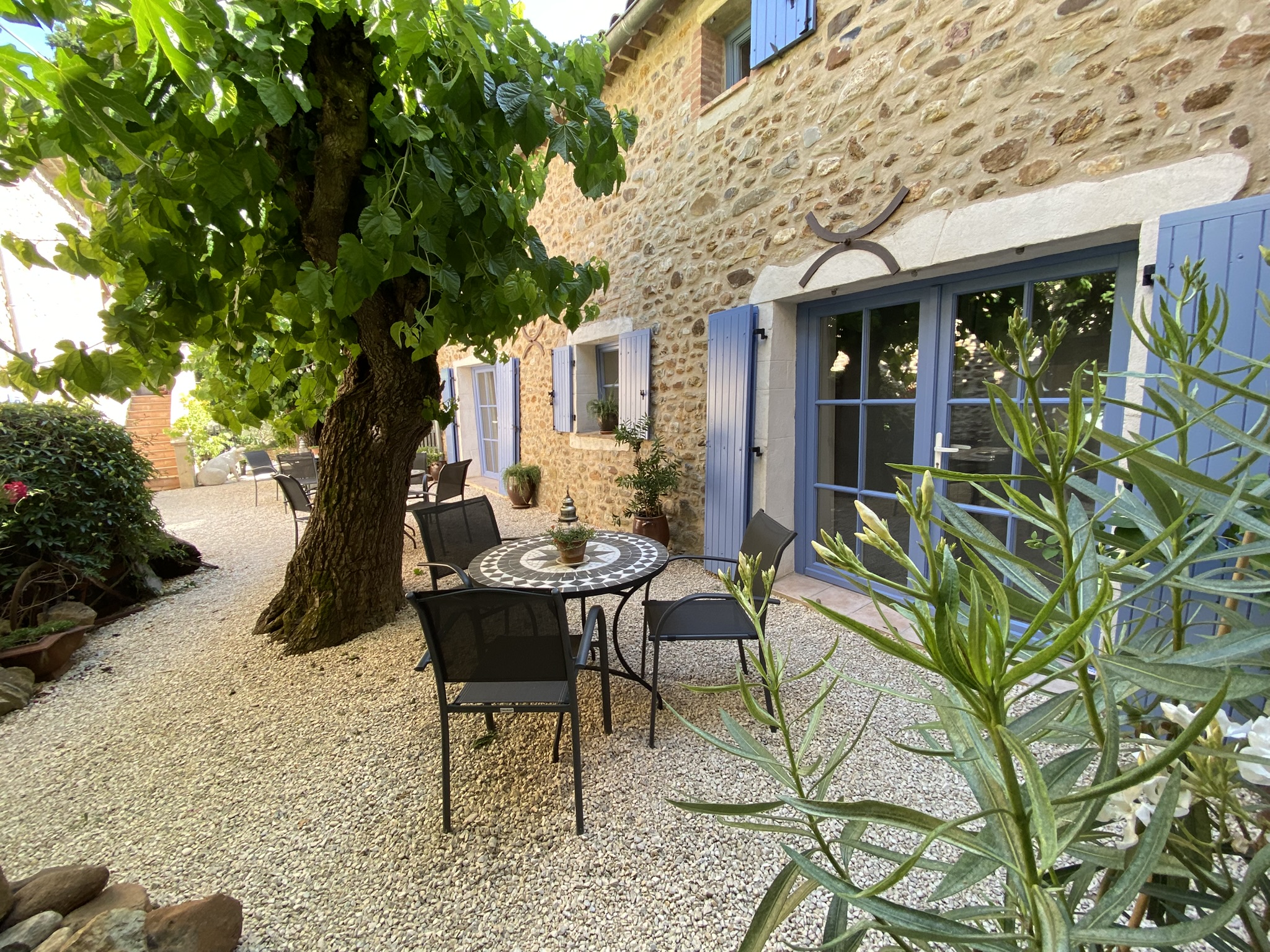 Mas Bouzige - Courtyard